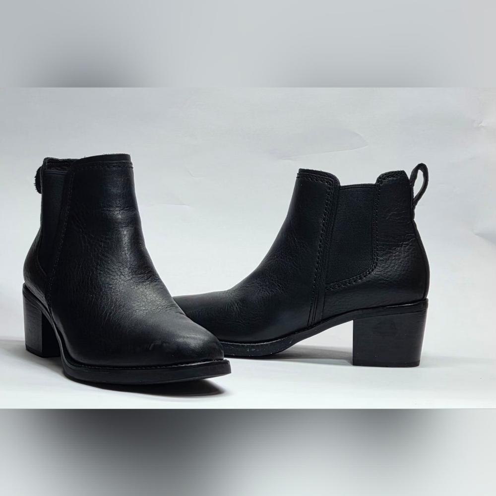 Roots Black Leather Ankle Booties